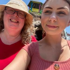 Meet your Posher, Sharon